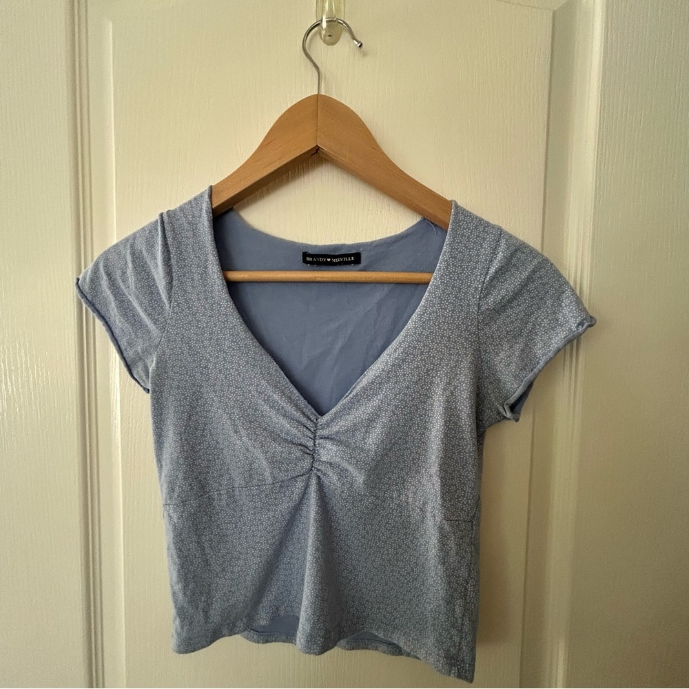 Brandy Melville Blue and White Floral Print Short Sleeved Shirt with Ruching